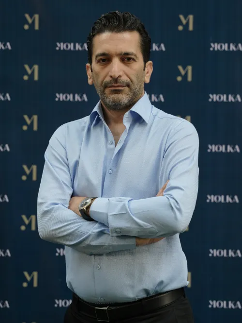 بابک یگانه