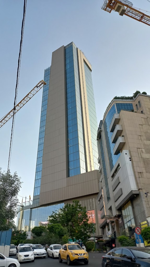 ساختمان مرکزی بانک آینده